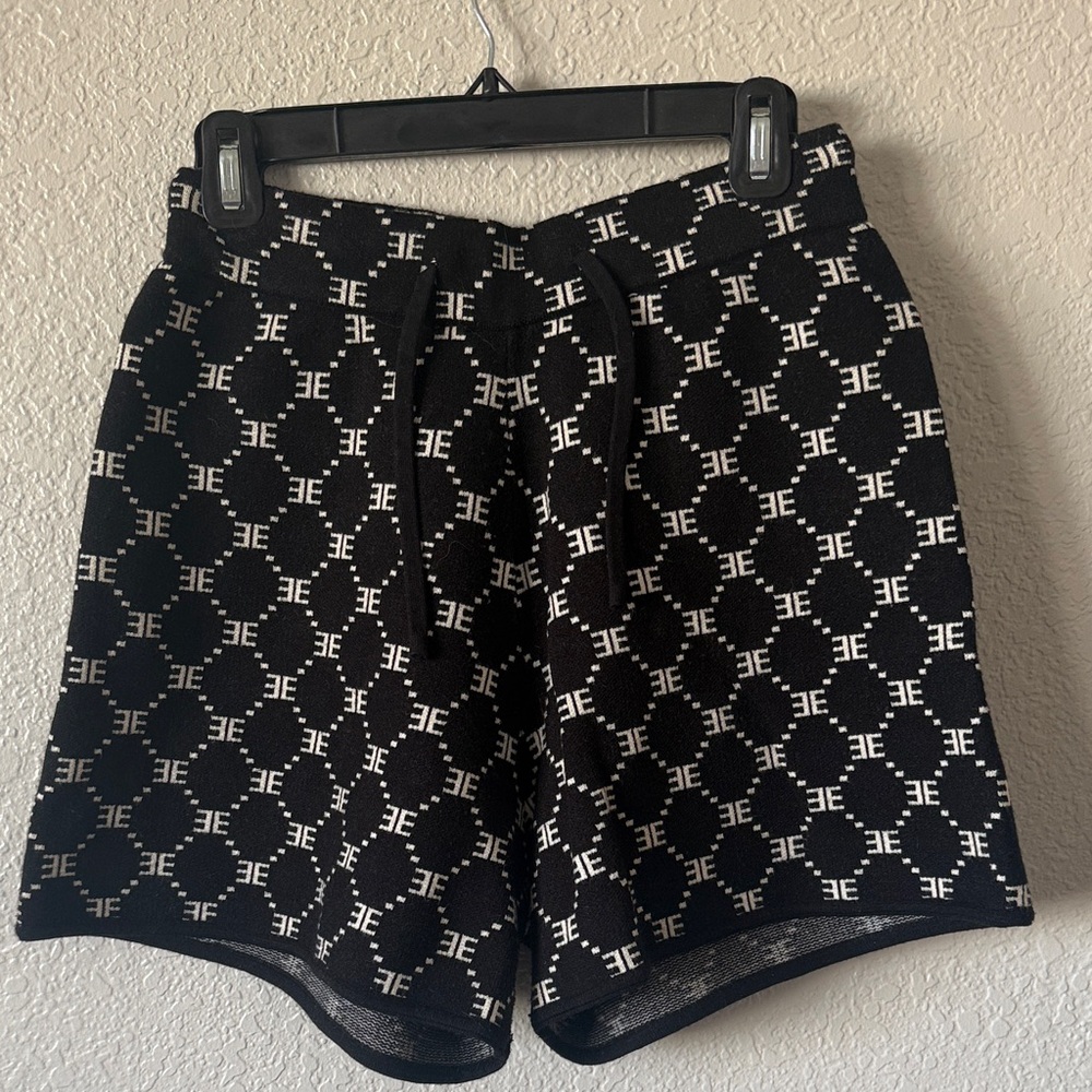 Elegant Black and White Patterned High Waist Shorts